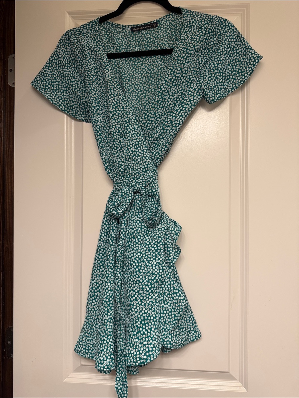 Front Tie Abercrombie & Fitch XS Green Flower Dot Wrap Dress